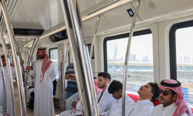 لا يحق لصاحب العمل خصمها.. محامية سعودية تكشف ما يستحقه موظف القطاع الخاص في إجازة العيد مترو الرياض - لا يحق لصاحب العمل خصمها.. محامية سعودية تكشف ما يستحقه موظف القطاع الخاص في إجازة العيد