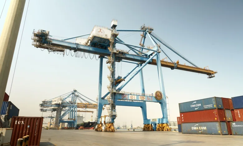 سلطنة عمان تدعم السودان بمولدات كهرباء ميناء بورتسودان