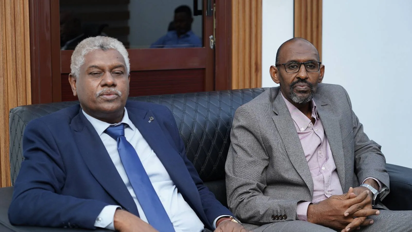 جهاز المغتربين ينتقل للخرطوم ويكشف مصير إجراءات السيارات الامين العام لجهاز المغتربين