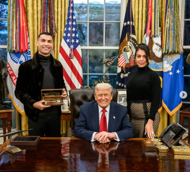 كريستيانو يوجّه رسالة مؤثرة لترامب بعد مشاركته في حفل رسمي تنزيل 3 3