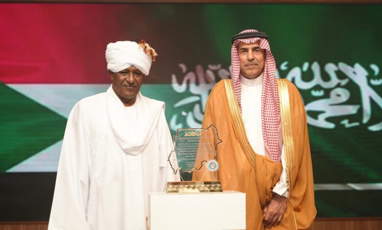 القنصلية السودانية بجدة تكرم جامعة جدة لاستضافتها امتحانات الجالية IMG 20251127 WA0002 - القنصلية السودانية بجدة تكرم جامعة جدة لاستضافتها امتحانات الجالية