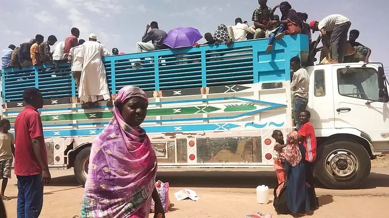 sabq 2024 09 07 k9cswt3h من مشاهد النزوح في السودان أرشيفية