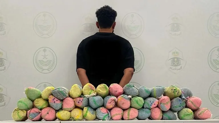 القبض على مواطن أخفى 68 كيلوجرامًا من القات داخل مركبته sabq 2025 11 22 pk0448dd G6YTEFQXoAE3a4D 1