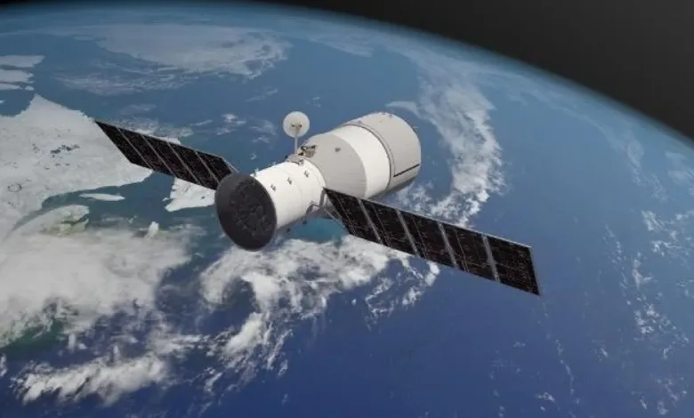 السعودية تطلق أقمار صناعية صممها طلاب سعوديون اقمار صناعية