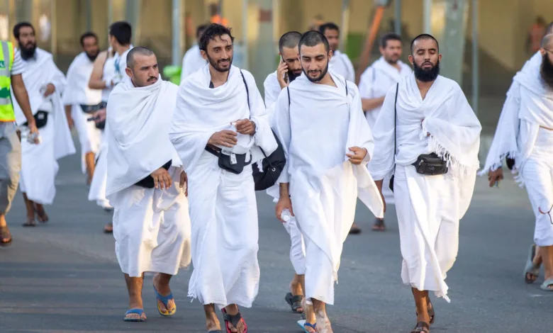 الخطوط السعودية تطلق «الإحرام الأبرد».. أول لباس ذكي لتبريد الحجاج أثناء أداء مناسك الحج والعمرة الإحرام الأبرد