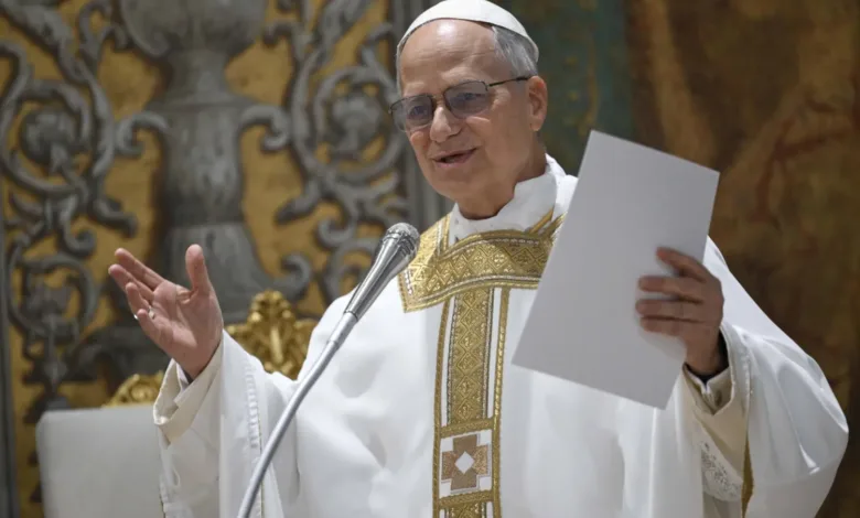 استقبال بابا الفاتيكان بأنشودة "طلع البدر علينا" ! بابا الفاتيكان