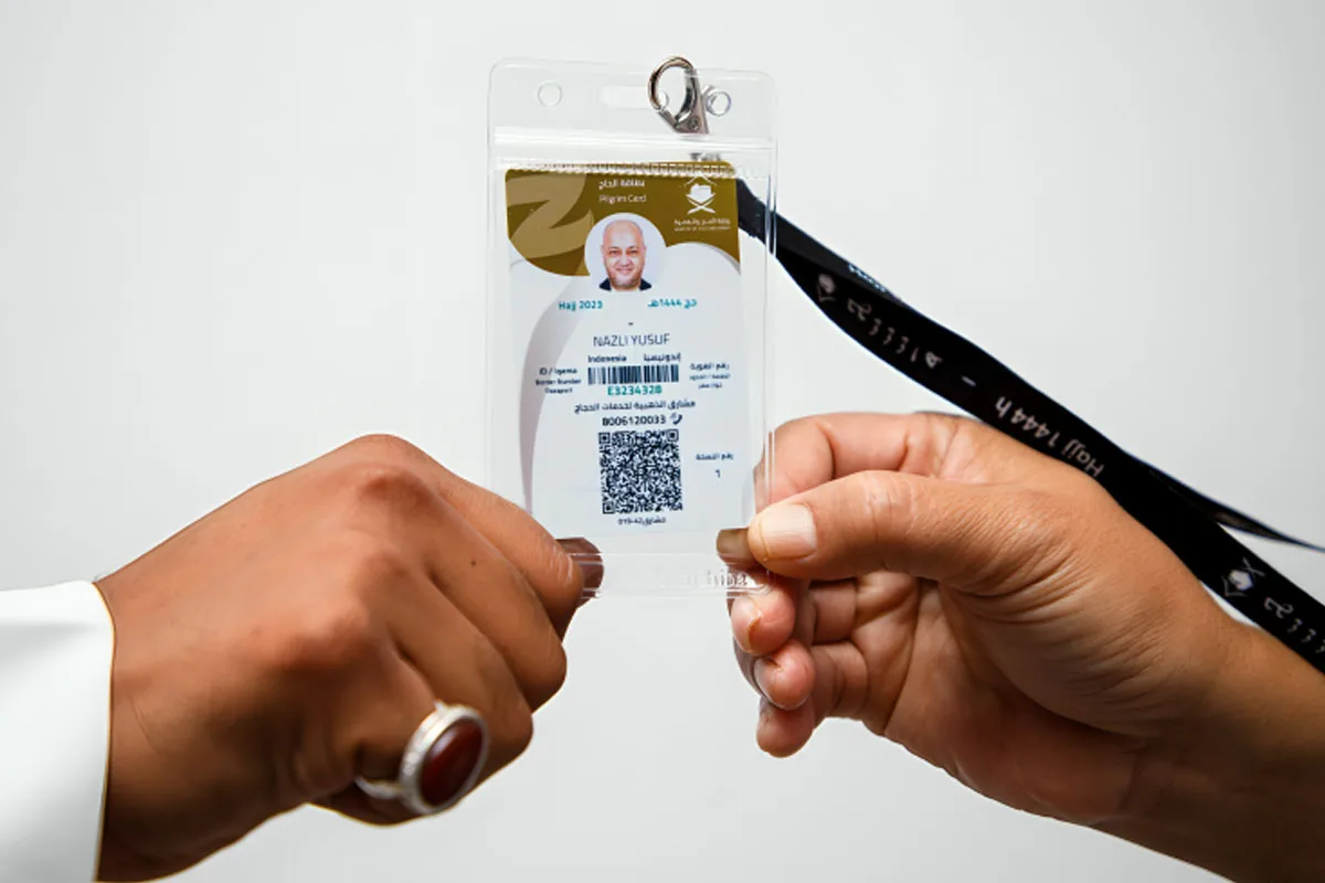 نسك العمرة.. بطاقة مطبوعة تسهل الخدمات للمعتمرين من الخارج بطاقة نسك