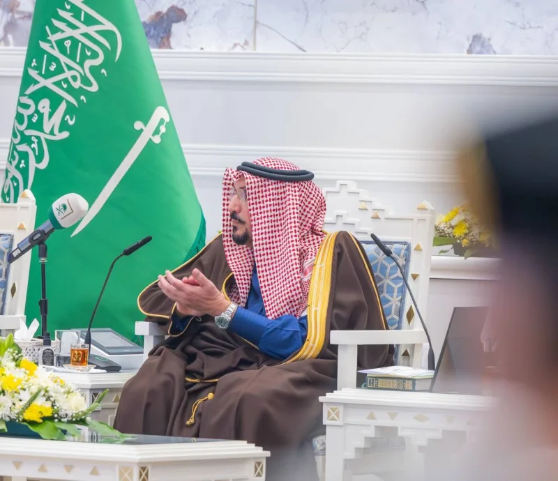 أمير القصيم يكرّم مواطنًا أنقذ أسرة سودانية بعد حادث مفاجئ تنزيل 1