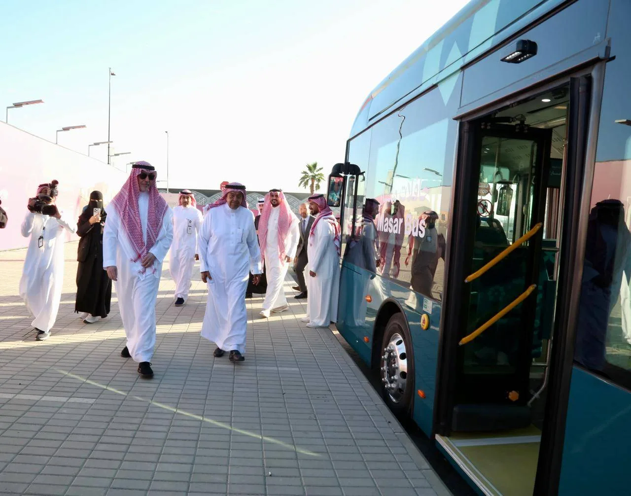 مكة المكرمة تدشّن أول شبكة حافلات كهربائية بالكامل عبر «مسار BRT» 1309386