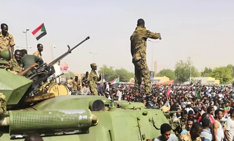 الفريق بشير مكي: إقبال واسع على الاستنفار والمقاومة الشعبية دعماً لحرب الكرامة الاستنفار