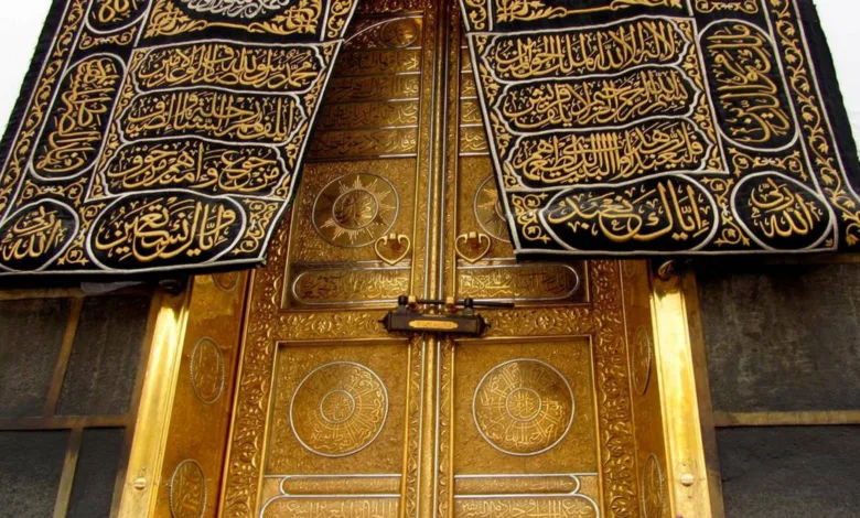 السعودية تهدي سوريا ستار الكعبة المشرفة الكعبة