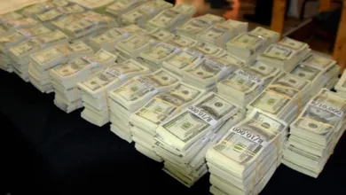 رجل أعمال نيجيري يتبرع بـ 20 مليون دولار لموظفيه! دولار