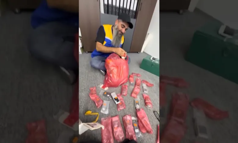 قصة أغرب من الخيال.. تاجر ليبي يستلم شحنة هواتف بعد 16 عاماً 524593