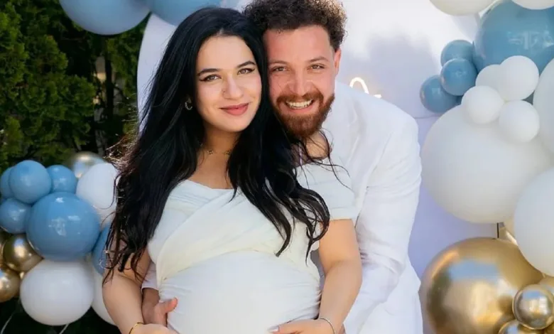 محمود حجازي وزوجته