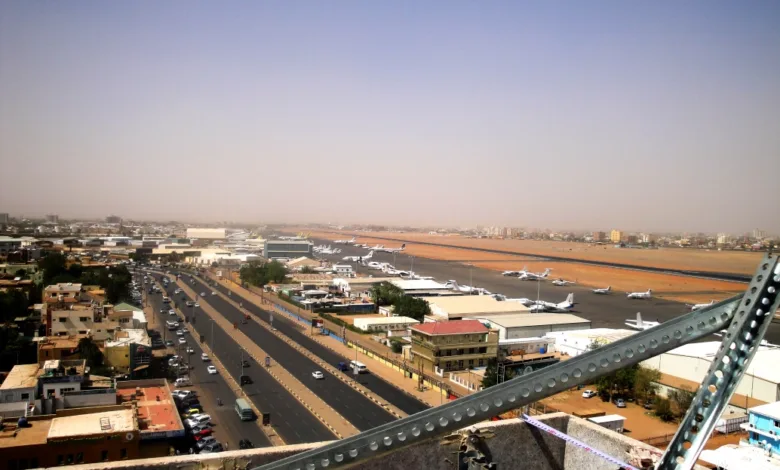 عقب صدور قرار نقل شركات الشحن إلى شرق مطار الخرطوم..تحديات ومخاطر هناجر مطار الخرطوم