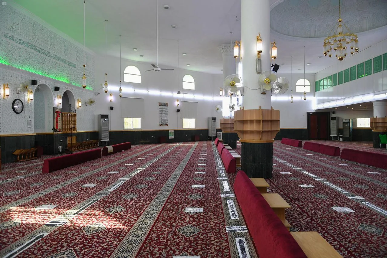 مسجد من الداخل