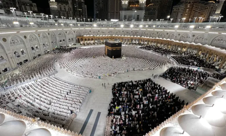 استعدادات مكثفة في المسجد الحرام لموسم رمضان المبارك الحرم في مكة