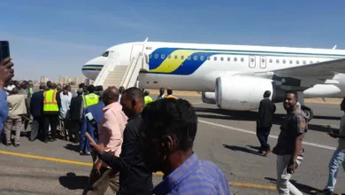 بالفيديو ... حديث مؤثر لكابتن طائرة سودانير التي هبطت في مطار الخرطوم لأول مرة بعد الحرب مطار الخرطوم 1