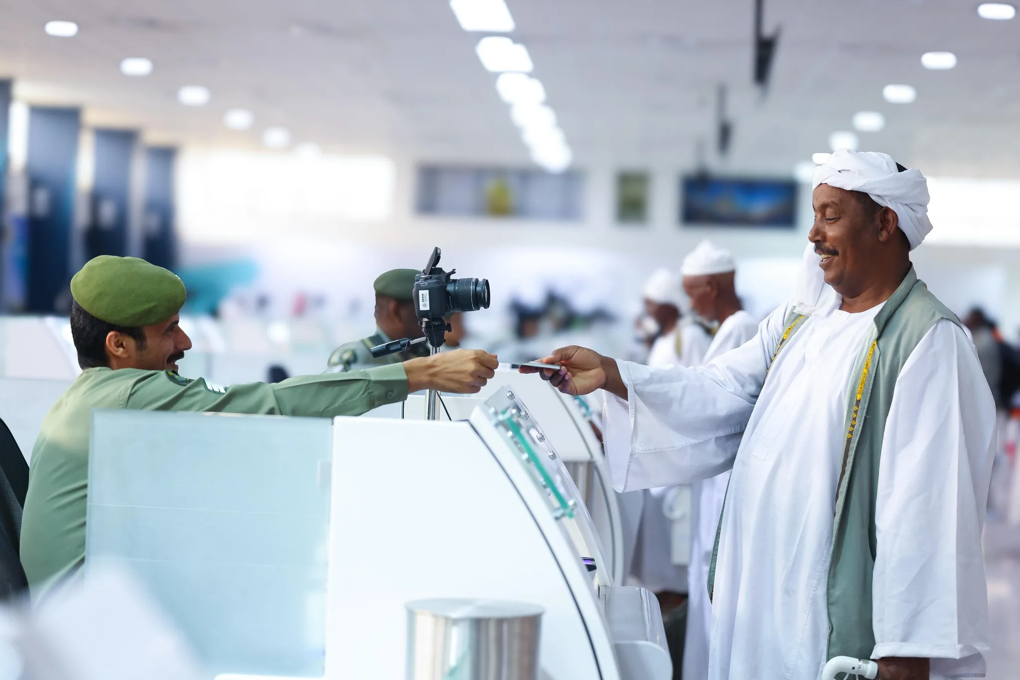 مأساة جديدة لحجاج السودان ... صدمات متكررة سوداني الجوازات السعودية