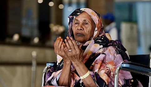 بعد 80 عامًا.. قصة مؤثرة لحاجة سودانية تحقق حلم الحج لأول مرة حاجة