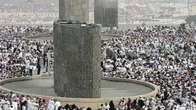 أنا مش الشيطان ..فيديو: حاج صيني يرد على سيدة رمته بالجمرات رمي الجمرات