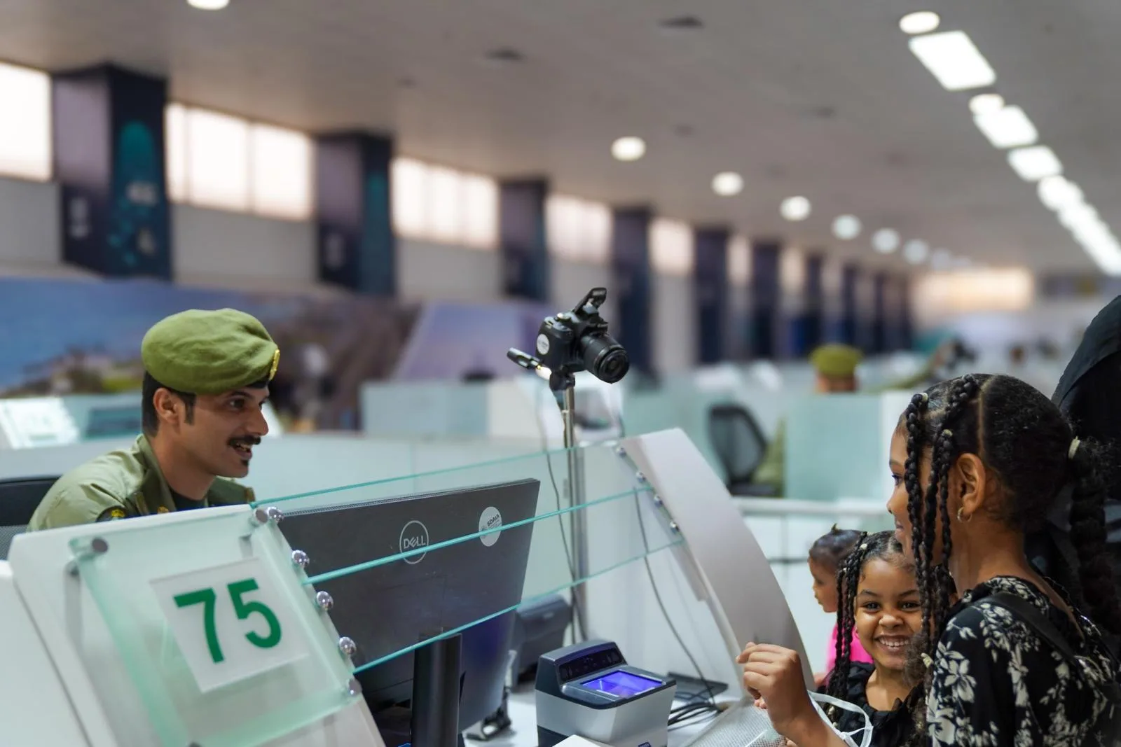 الجوازات السعودية تعلن إتاحة تمديد تأشيرة الزيارة إلكترونياً عبر أبشر المديرية العامة للجوازات في السعودية
