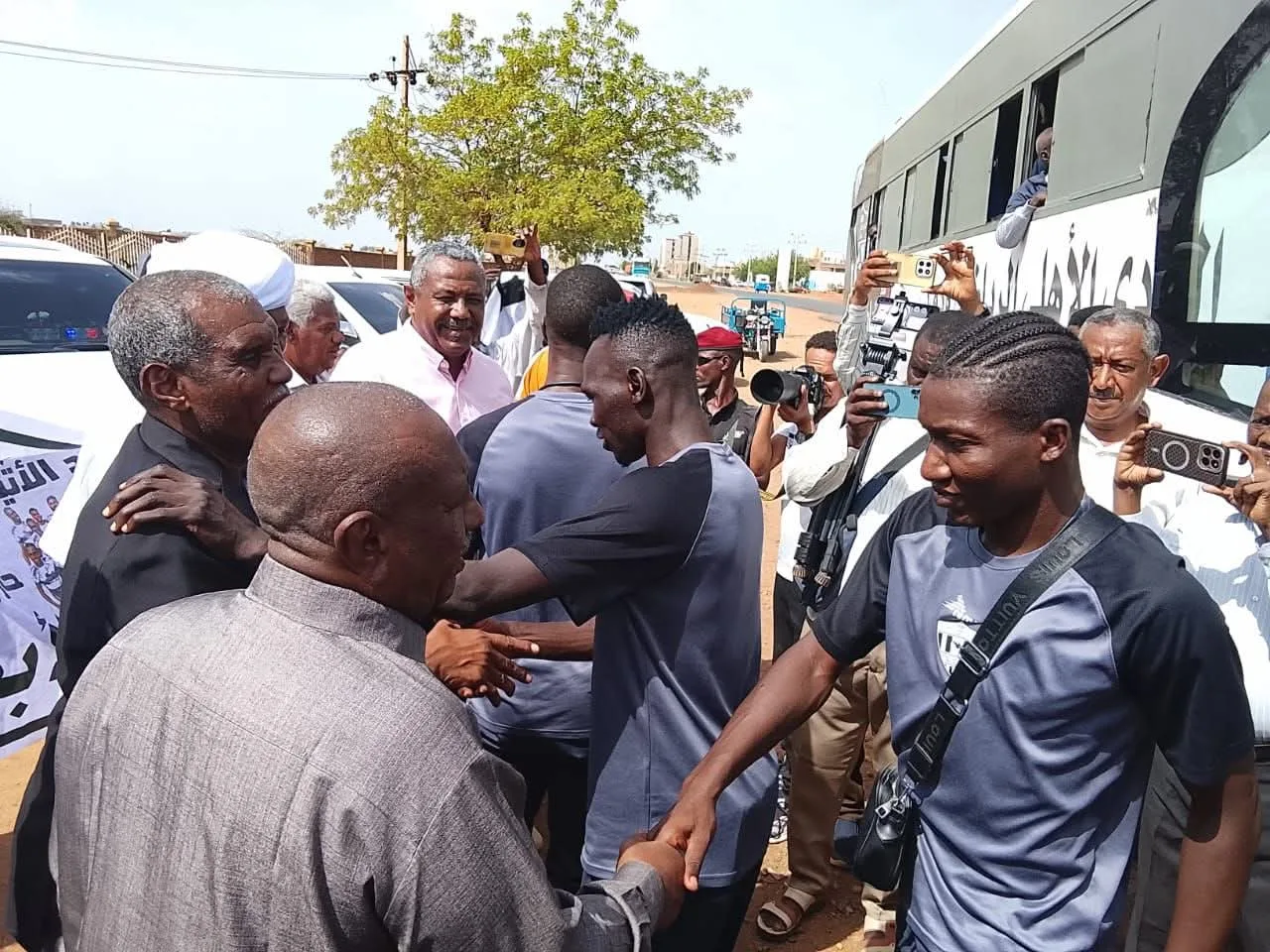 والي الجزيرة يستقبل الأهلي مدني بعد التتويج بكأس السودان والتأهل للكونفدرالية الأفريقية FB IMG 1781633496793