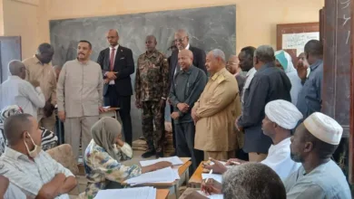 والي الخرطوم ووزير التعليم يتفقدان مراكز تصحيح الشهادة السودانية بالخرطوم ويُعلن قرب صرف مستحقات المعلمين FB IMG 1782148097190