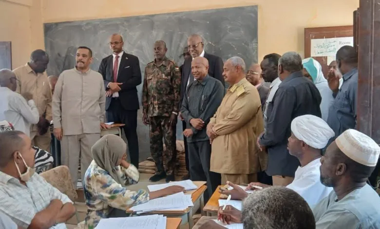 والي الخرطوم ووزير التعليم يتفقدان مراكز تصحيح الشهادة السودانية بالخرطوم ويُعلن قرب صرف مستحقات المعلمين FB IMG 1782148097190