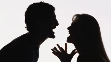 خلاف عائلي يتصدر المشهد في ود مدني.. زوجة تطعن زوجها بعد اكتشاف رسائل خاصة خلاف زوجين