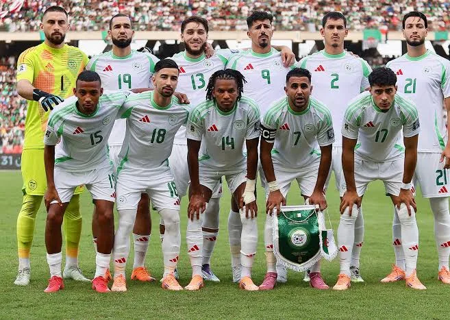 بالفيديو.. نيويورك تتحول إلى ساحة مواجهة بين جماهير الجزائر والأرجنتين منتخب الجزائر
