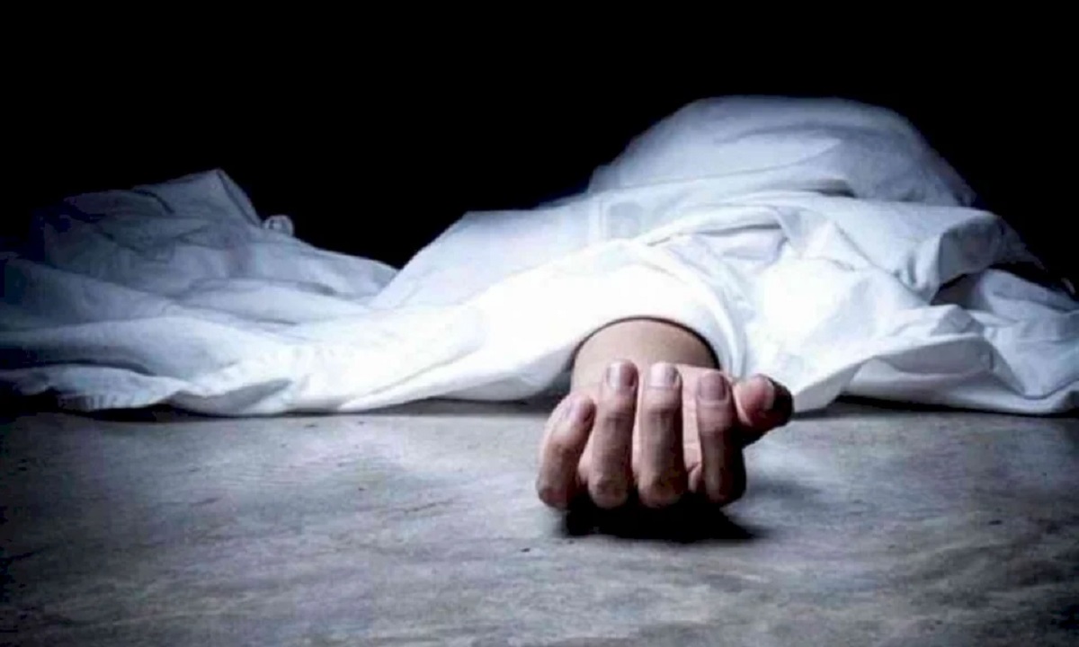 جريمة تهز الكلاكلة.. مسلحون يقتحمون منزلاً ويقتلون شابًا أمام أسرته جثة