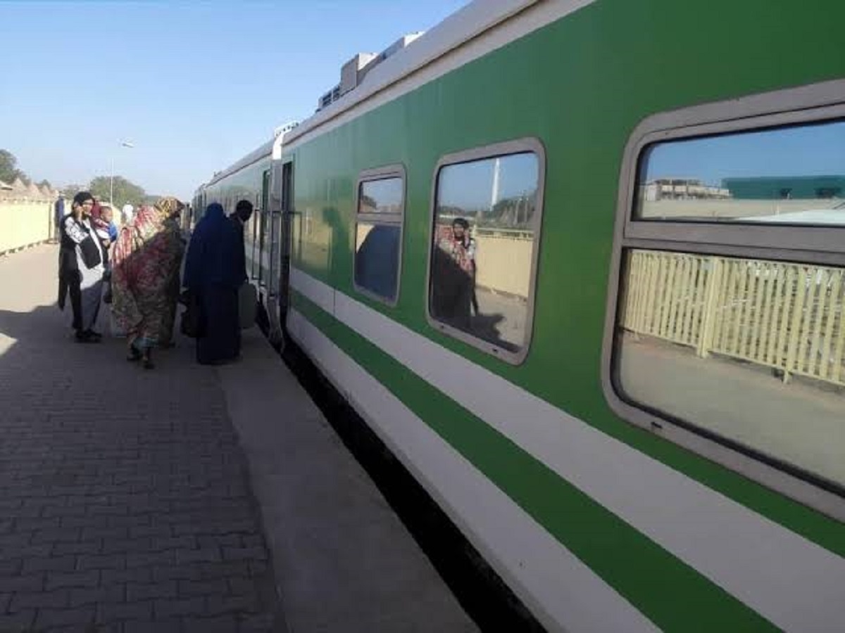 بعد توقف 4 سنوات.. قطار الجزيرة يصل ود مدني لأول مرة قادمًا من الخرطوم قطار الجزيرة