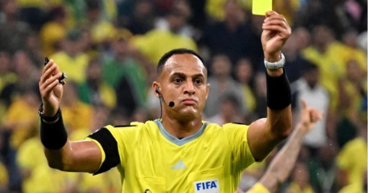 فيديو.. الحكم إسماعيل الفاتح يسجد شكرًا لله بعد مباراة الأرجنتين وإنجلترا الحكم اسماعيل الفاتح