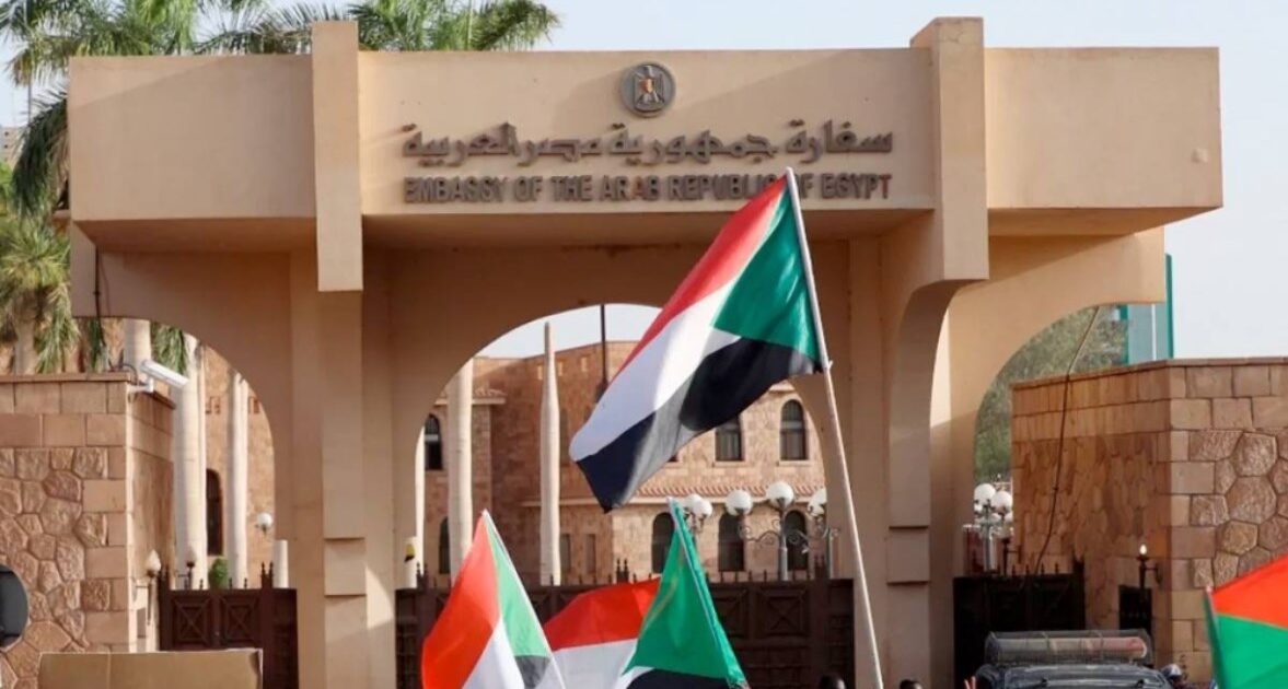 "السودانيون أهلي".. تصريحات مؤثرة من السفير المصري السابق بالخرطوم السفارة المصرية بالسودان