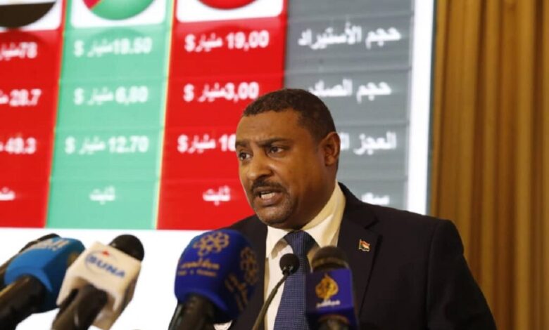 رئيس الغرفة القومية للمستوردين يفجر مفاجأة بشأن وكالة حصرية لشركة سعودية رئيس الغرفة القومية للمستوردين الصادق جلال الدين صالح