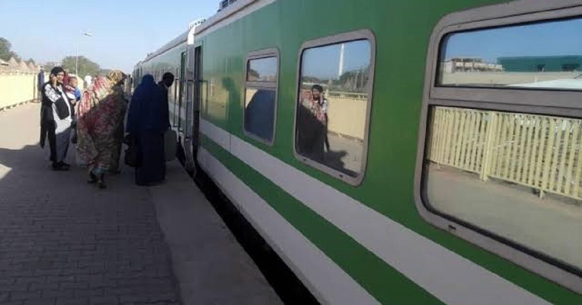 بعد توقف 4 سنوات.. قطار الجزيرة يصل ود مدني لأول مرة قادمًا من الخرطوم قطار الجزيرة