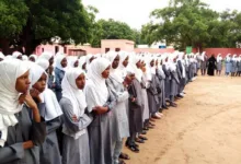 بلغت 280 ألف جنيه.. لجنة المعلمين السودانيين ترحب بقرار زيادة المرتبات مدرسة1