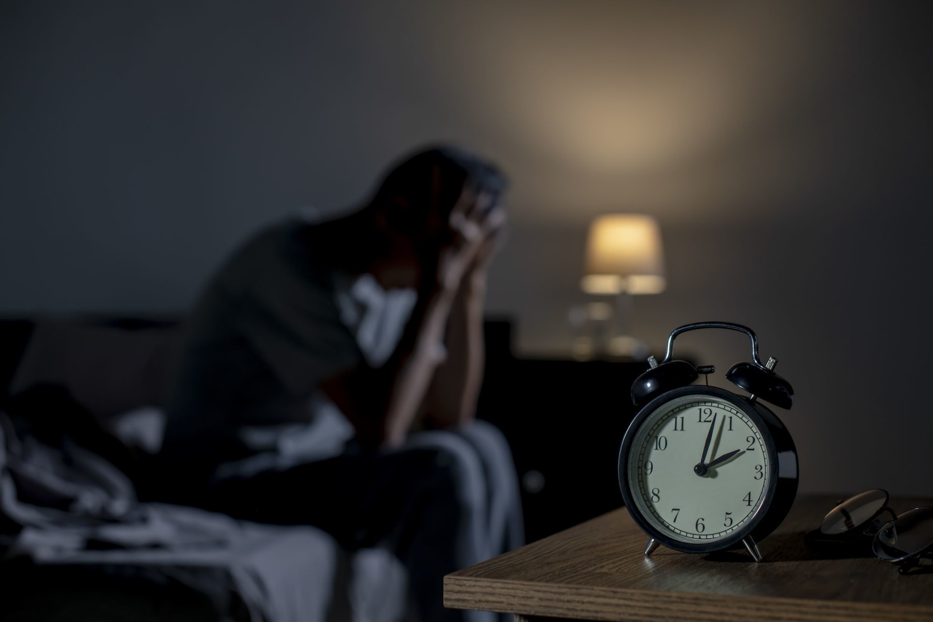 لماذا يرفض جسمك النوم رغم التعب؟.. الإجابة قد تفاجئك ارق