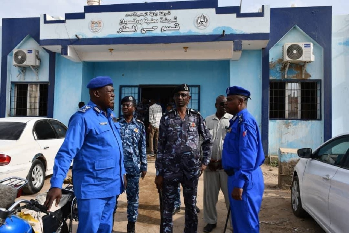 مباحث بورتسودان تضبط وكراً للمسروقات والمخدرات بحي شقر مباحث شرطة بورتسودان
