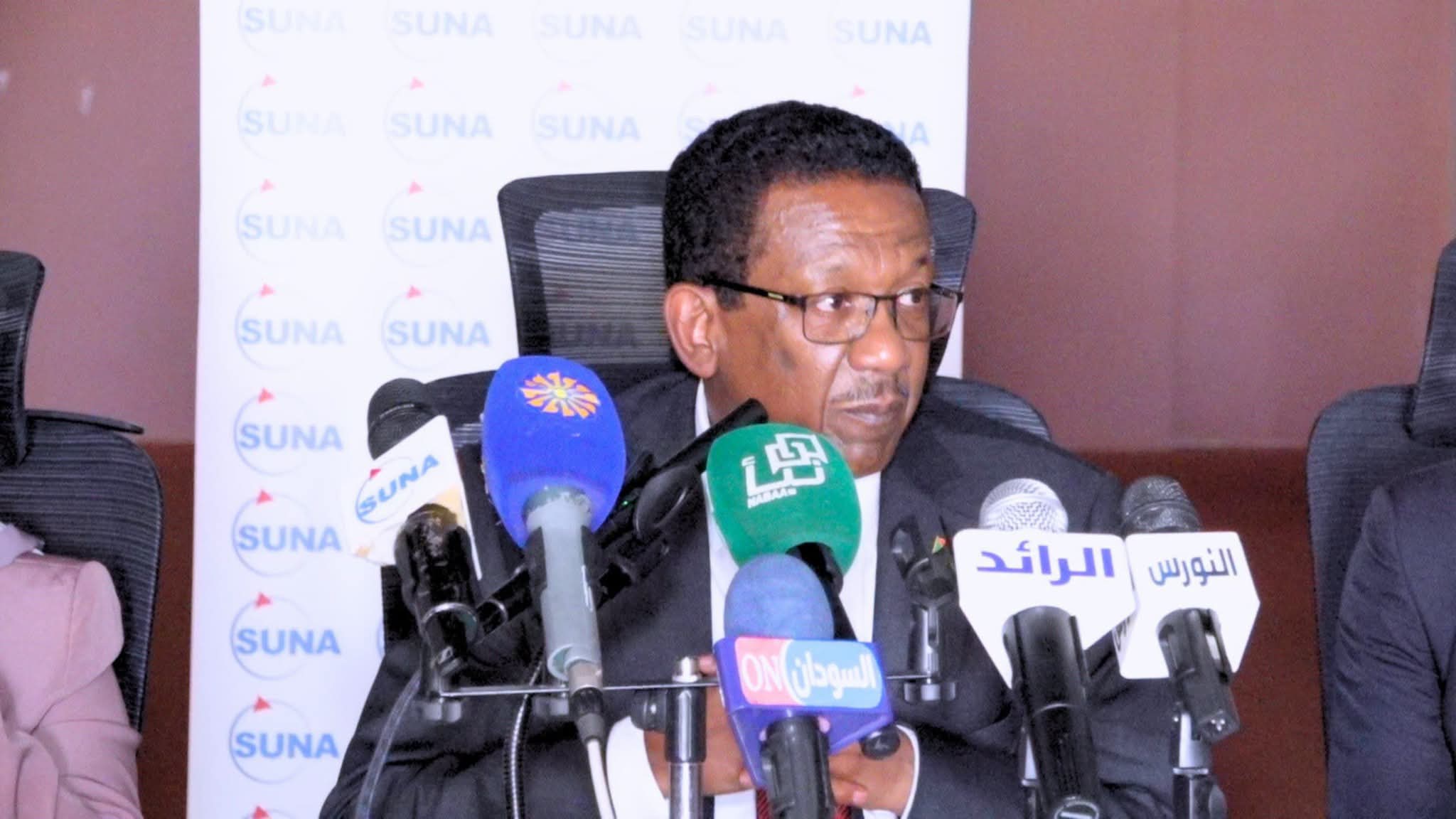 محمد الزين خبير قانوني