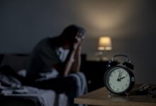 لماذا يرفض جسمك النوم رغم التعب؟.. الإجابة قد تفاجئك ارق