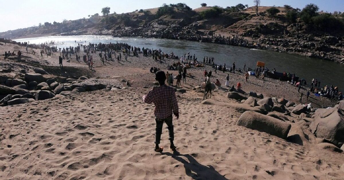 انتشال 15 جثة من نهر سيتيت عقب اشتباكات قرب الحدود السودانية جثث في النهر