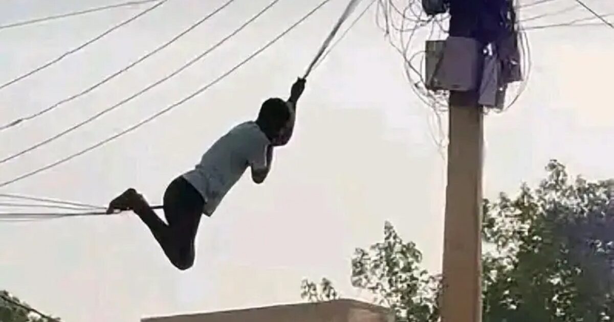 محاولة انتحار تهز كسلا السودانية.. إنقاذ شاب وضربه بعد نجاته انتحار