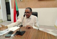 والي الخرطوم يوجه بإسراع حصر متأخرات المعلمين والي الخرطوم بالإنابة احمد مصطفى