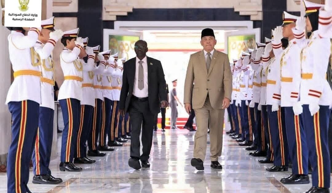وزير الدفاع السوداني يبحث التعاون مع نظيره الإندونيسي وزير الدفاع السوداني