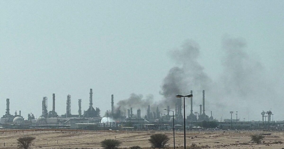 ضربات صاروخية بالياض - أربع إصابات وتضرُر 15 منزلاً في الرياض إثر ضربات صاروخية